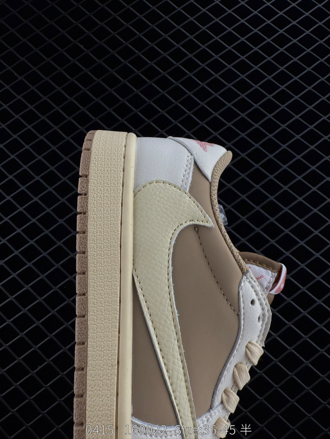 Travis Scott x Air Jordan 1 ” Reverse Mocha “